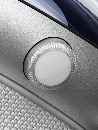 Apple Vision Proの側面のクローズアップ。Digital Crownが見えている