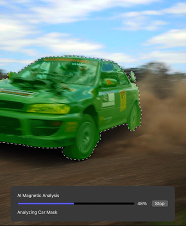 自動車のビデオの編集。マグネティックマスクを使って車と背景を分離している
